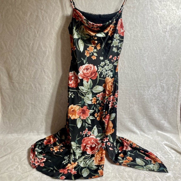 BY&BY Floral Womens Spaghetti Strap Lace and Slit Midi Dress Size Small Elegant - Picture 4 of 9